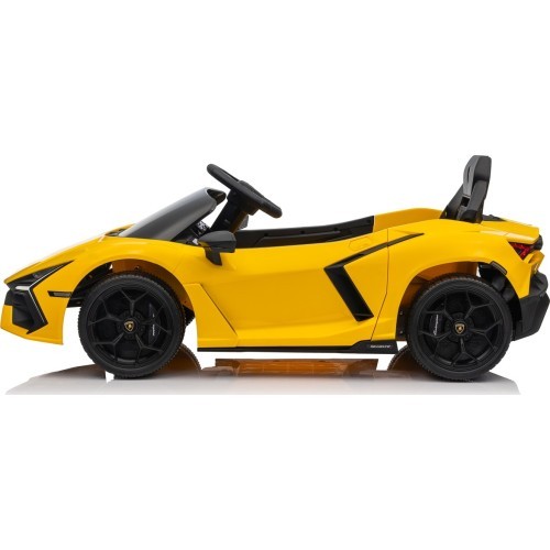 Elektromobilis Lamborghini Revuelto, dzeltens