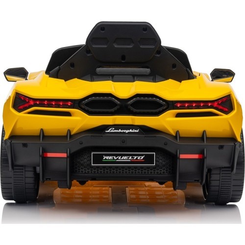 Электромобиль Lamborghini Revuelto, жёлтый