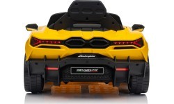 Elektromobilis Lamborghini Revuelto, dzeltens