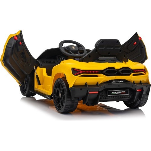Elektromobilis Lamborghini Revuelto, dzeltens