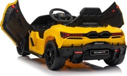 Vehicle Lamborghini Revuelto Yellow
