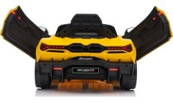 Vehicle Lamborghini Revuelto Yellow