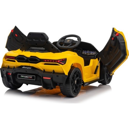 Электромобиль Lamborghini Revuelto, жёлтый
