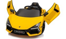 Elektromobilis Lamborghini Revuelto, dzeltens