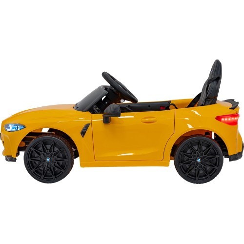 Elektromobilis BMW M4, dzeltens