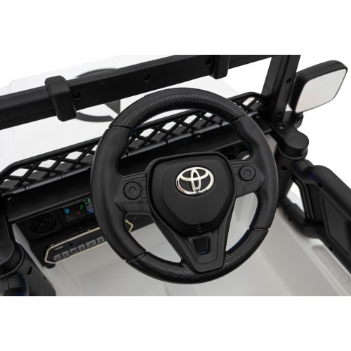 Elektromobilis Toyota FJ Cruiser, balts