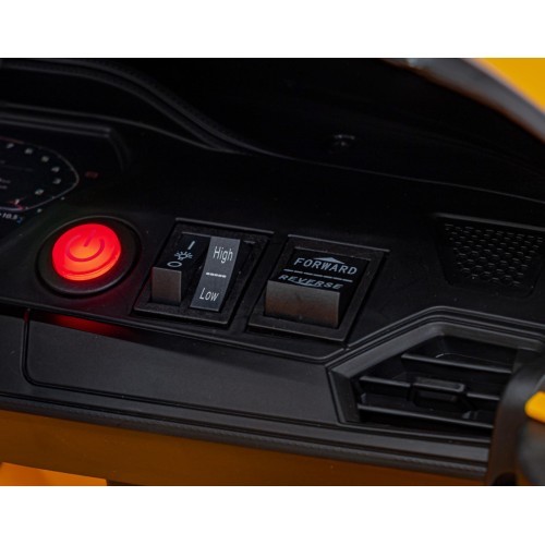 Vehicle BMW M4 Yellow