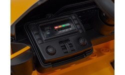 Elektromobilis BMW M4, dzeltens