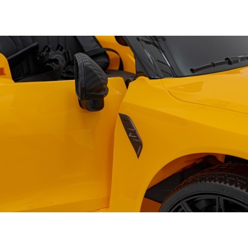 Elektromobilis BMW M4, dzeltens