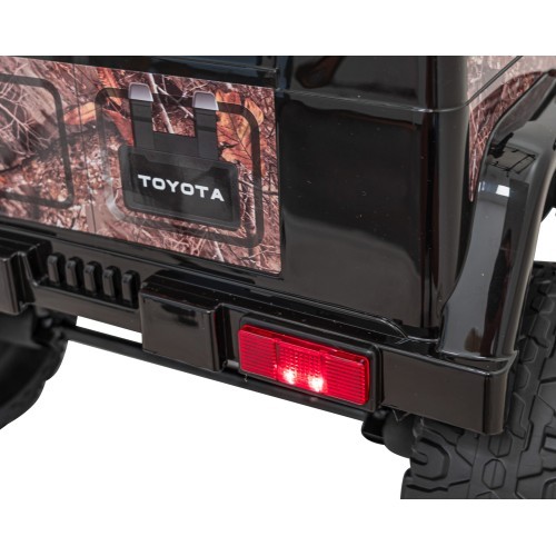 Toyota FJ Cruiser, melna
