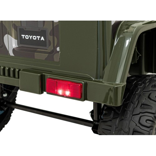 Elektromobilis Toyota FJ Cruiser Camo
