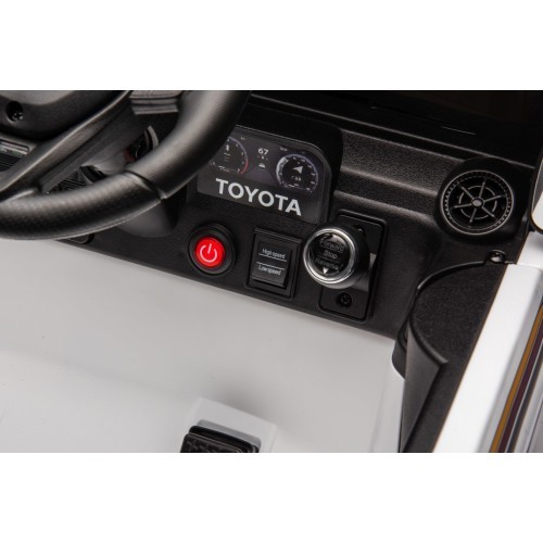 Elektromobilis Toyota Land Cruiser PRADO, balts