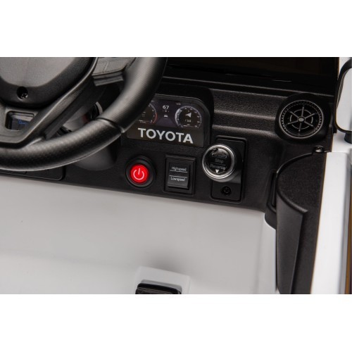 Vehicle Toyota Land Cruiser PRADO White