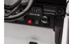 Электромобиль Toyota Land Cruiser PRADO, белый