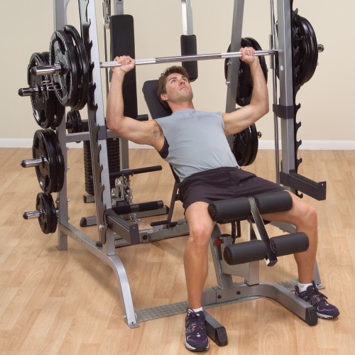 Daudzfunkcionāls trenažieris Body-Solid DELUXE GS348QP4 ar papildu svariem