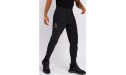 Sporta bikses Venum x Topuria Unmatched Edition - melna/zelta