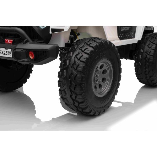 Extreme Sport Variable Size 4x4 Vehicle White