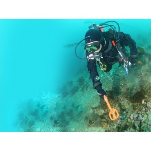 Quest Metal Detectors Scuba Tector orange underwater metal detector 2019 version