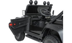 Elektromobilis Land Rover Defender 110 SVX Concept, melns