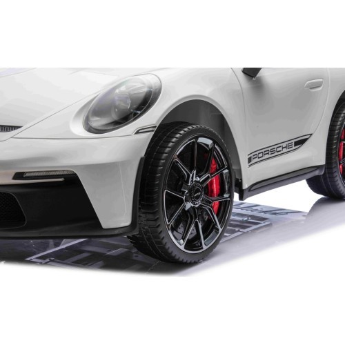Vehicle Porsche 911 GT 3 STRONG White
