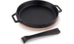 Ooni cast iron skillet with removable handle