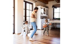 Bērnu koka ukulele ar 4 stīgām ECOTOYS