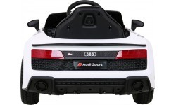 Vehicle Audi R8 LIFT White