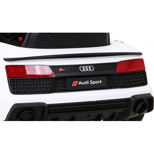 Vehicle Audi R8 LIFT White