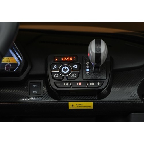 Elektromobilis Lamborghini Veneno, balts