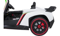 Vehicle Lamborghini Veneno White