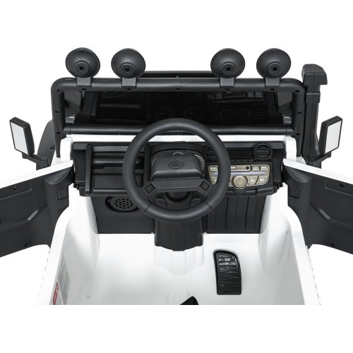 Land Rover Defender 110 SVX Concept White