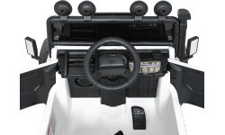 Land Rover Defender 110 SVX Concept elektromobilis balts