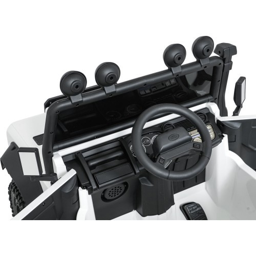 Land Rover Defender 110 SVX Concept elektromobilis balts