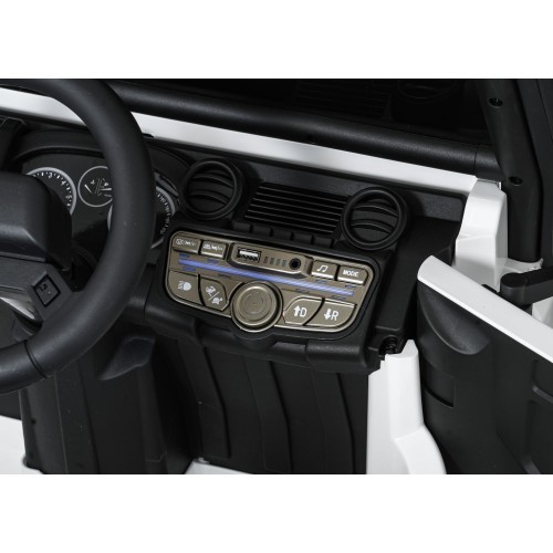 Электромобиль Land Rover Defender 110 SVX Concept белый