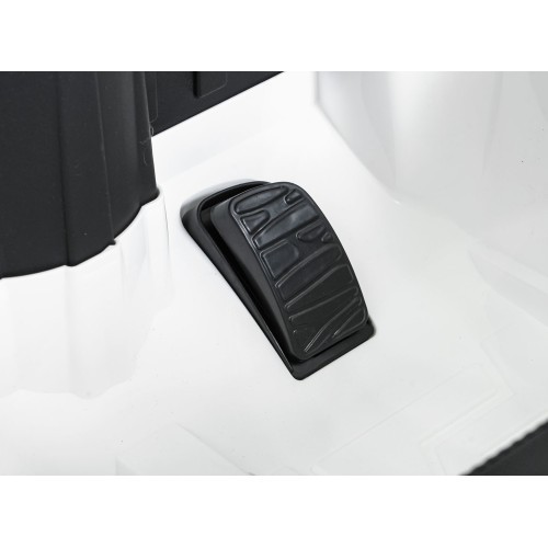 Land Rover Defender 110 SVX Concept elektromobilis balts