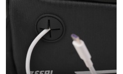 ZEFAL rāmja soma ar telefona turētāju 0,8l (melna)