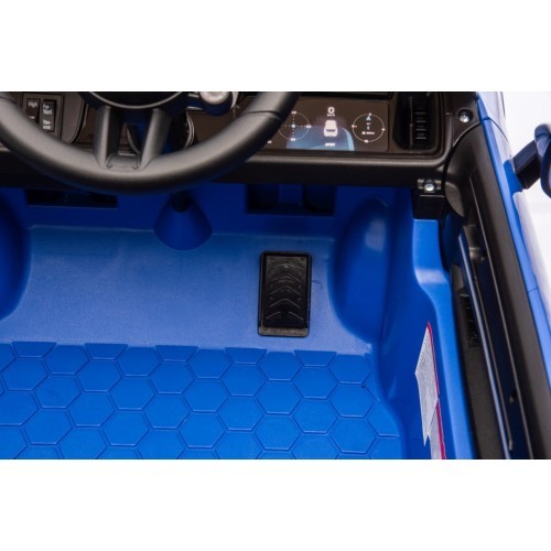 Elektromobilis Porsche Cayenne, zils