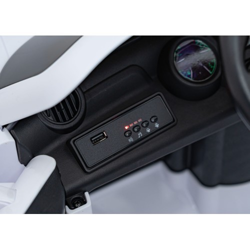 RUF CTR3 White Vehicle