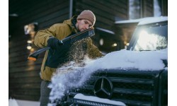 Автомобильная щётка для снега со скребком для льда Fiskars