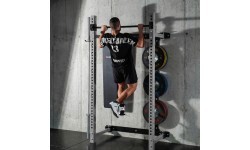 Pie sienas stiprināms bīdāms spēka statīvs ar soliņu KLT34 pelēks HMS Fitness
