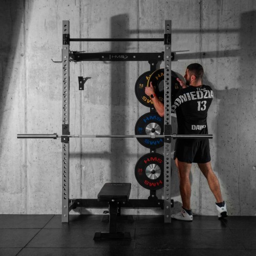 Pie sienas stiprināms bīdāms spēka statīvs ar soliņu KLT34 pelēks HMS Fitness