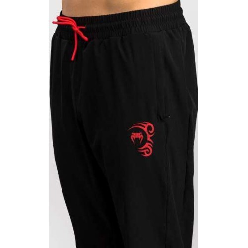 Venum x Mike Tyson Tiger sporta bikses - Deep Black/Intense Red