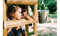 Playinfg Platform Plum Discovery Woodland Treehouse