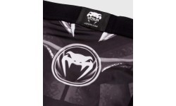 Vale Tudo šorti Venum Gladiator 3.0 - melni/balti