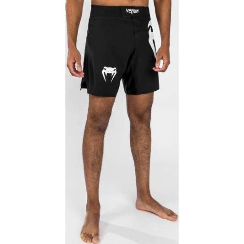 Venum Light 5.0 cīņas šorti, melni/balti