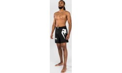 Venum Light 5.0 Fightshort - Black/White