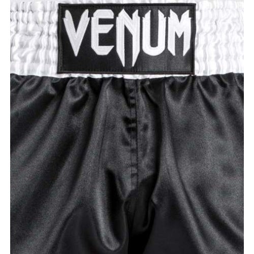 Venum Classic Muay Thai šorti, melns/balts/balts