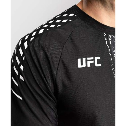 Vīriešu UFC Zenith by Venum Authentic Fight Night krekls, melns