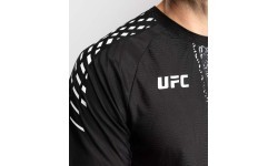 Vīriešu UFC Zenith by Venum Authentic Fight Night krekls, melns