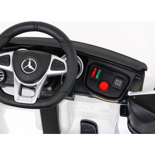 Vehicle Mercedes Benz GLC63S White